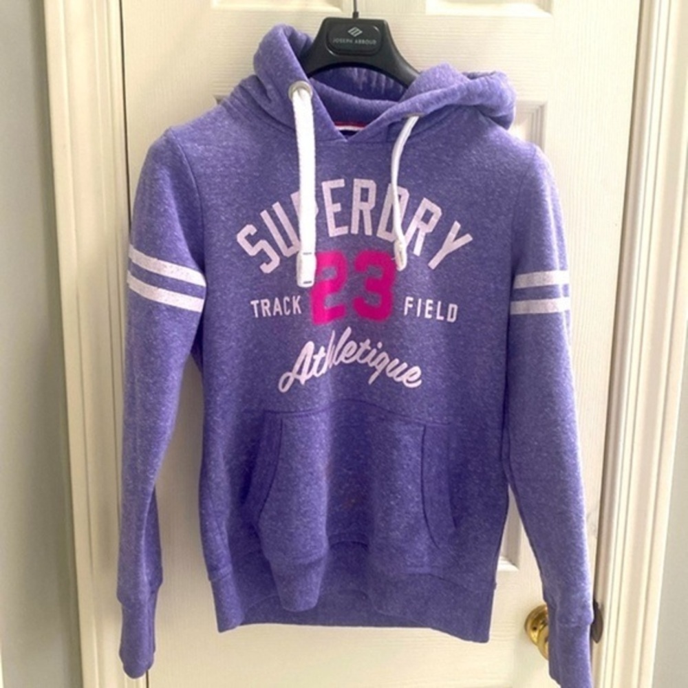 Eye catching Superdry hoodie size M